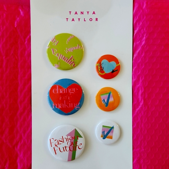 Tanya Taylor "Right to Tote" Buttons Only - Picture 1 of 3